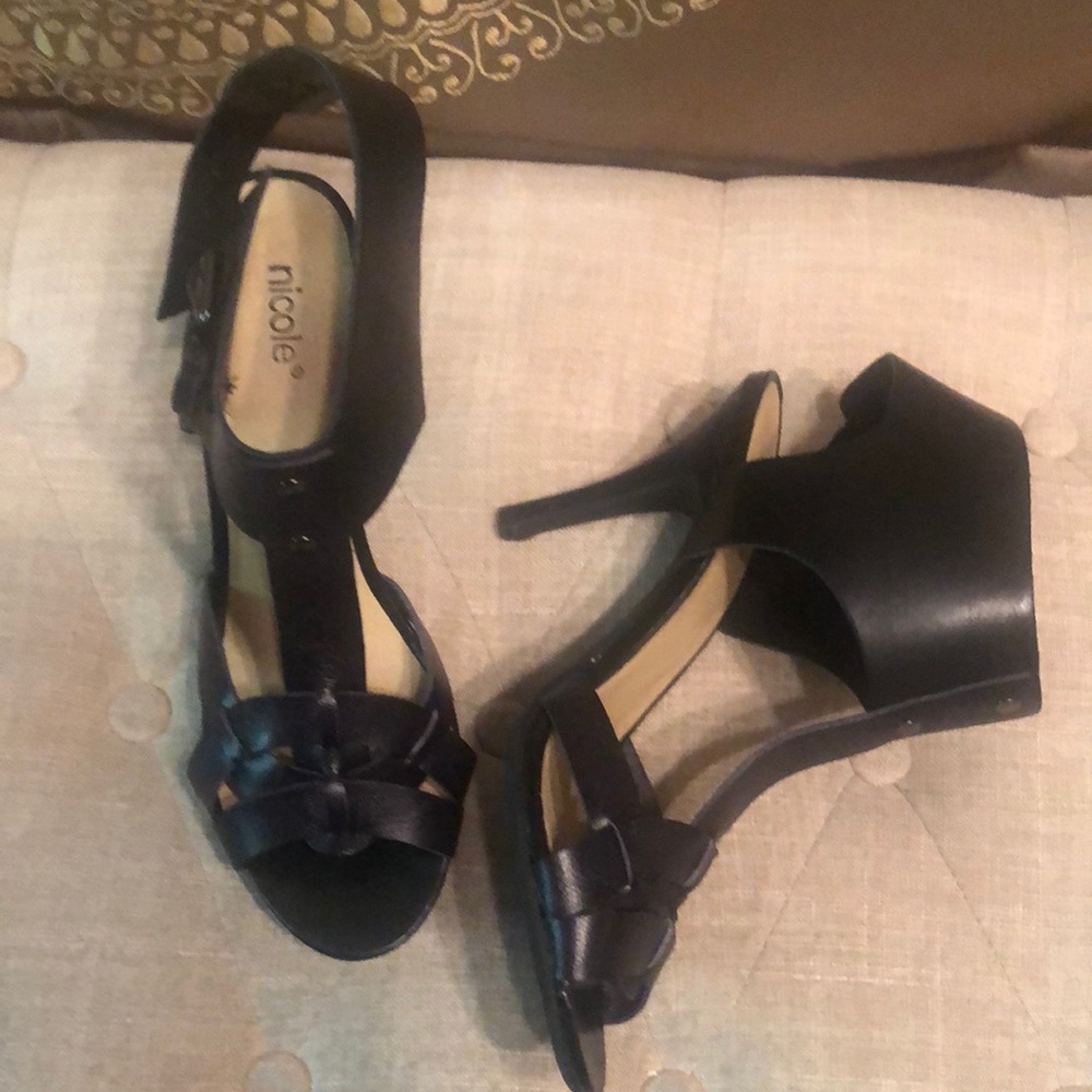 NICOLE…Black dress sandals with wide ankle strap.. never worn